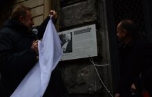 Фото 4: На фасадах львівських будинків встановили три інформаційні таблиці юристам-міжнародникам