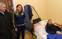 Фото 1: Національна жіноча збірна України з футболу відвідала учасників АТО у військовому госпіталі у Львові