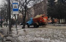 Фото 15: Сьогодні зранку в місті працювало 45 одиниць снігоприбиральної техніки