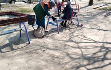 Фото 26: На території Львова проводять миття і дезінфекцію дитячих майданчиків