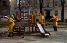 Фото 61: На території Львова проводять миття і дезінфекцію дитячих майданчиків