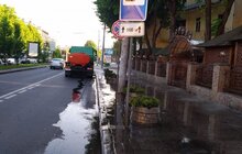 Фото 17: Комунальні служби продовжують миття міста