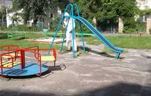 Фото 12: Комунальні служби щоденно проводять дезінфекцію у житлових будинках