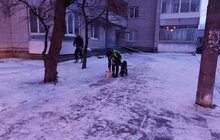 Фото 82: Для посипання доріг від ожеледиці минулої доби використано 513 м3 піскосуміші та 212 м3 солі