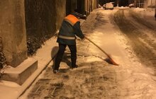 Фото 2: Для посипання доріг від ожеледиці минулої доби використано 527 м3 піскосуміші та 186 м3 солі