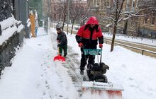 Фото 53: Для посипання доріг від ожеледиці минулої доби використано 527 м3 піскосуміші та 186 м3 солі