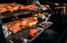Фото 3: Міський голова Львова відвідав локальний фестиваль Street Food та відзначив підприємців ринку «Шувар» за вагомий внесок у розвиток малого бізнесу