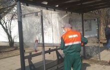 Фото 1: Комунальні служби дезінфікують місто: миють вулиці, тротуари, зупинки транспорту, сходові клітки будинків