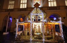 Фото 2: У Львові урочисто відкрили різдвяну шопку