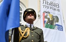 Фото 6: На День міста у центрі Львова замайоріли прапори військових та оборонних сил України (фото/відео)