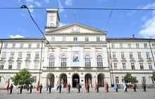 Фото 12: На День міста у центрі Львова замайоріли прапори військових та оборонних сил України (фото/відео)