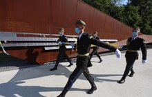Фото 7: У Львові підняли Державний прапор над Меморіалом пам’яті Героїв Небесної Сотні