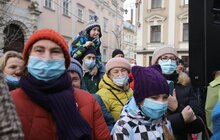 Фото 11: У Львові встановили головного Дідуха міста
