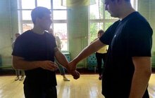 Фото 1: Збройні (не) розваги: учнів та вчителів Львова навчають правил поводження зі зброєю та самозахисту
