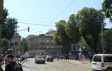 Фото 4: Металева конструкція на «Гранд Готелі» встановлена самовільно: власнику надіслано лист щодо демонтажу