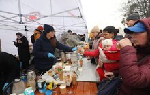 Фото 3: «Дякую, що не зневірюєтесь і продовжуєте там, де інші могли зупинитись», – мер Львова привітав волонтерів