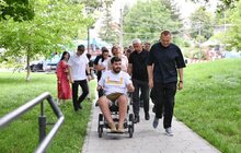 Фото 8: Спортивний та дитячий майданчики, інклюзивні доріжки та освітлення: як виглядає Замарстинівський парк після оновлення (відео)