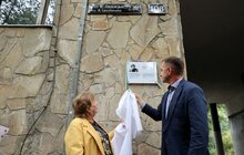 Фото 2: На будинку, де жив Володимир Івасюк у Львові, відкрили пам’ятну таблицю