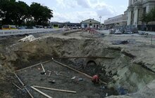Фото 6: На пл. Двірцевій встановили делініатори