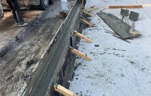 Фото 3: На Кульпарківській ремонтують аварійний міст: вже відновили тротуар і розпочали укріплення балок