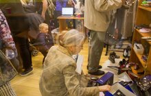 Фото 5: Понад 200 потребуючих львів’ян взяли участь в акції «Безкоштовний одяг в цей чудовий день»