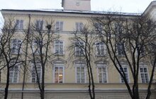 Фото 14: На пл Ринок без жодного погодження припаркували 10 машин 