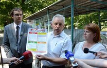 Фото 5: Всі контейнерні майданчики Львова ознакують наліпками з роздільним сортуванням відходів