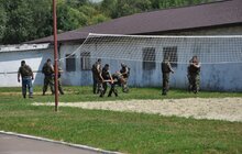 Фото 6: Місто передало батальйону «Львів» 60 бронежилетів та машину 
