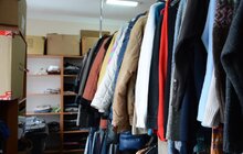 Фото 15: Помилися, поїли, отримали одяг і допомогу: місто знову організувало масштабний захід для безхатьків