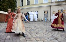 Фото 7: У Львові відбулося карнавальне відкриття театрального фестивалю «Золотий Лев на вулиці - 2020»
