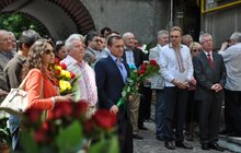 Фото 3: «Хочу покласти квіти до цієї пам’ятної дошки від усіх людей, які є вільними», - А.Садовий