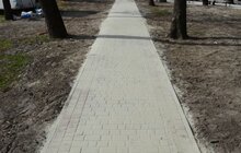 Фото 6: На вул. Хмельницького, 156 облаштовують сквер і встановлять дитячий майданчик