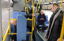 Фото 5: «Розглядаємо усі варіанти, перевагу надаємо українським, однак ціна і якість – пріоритет», - С. Бабак під час огляду білоруського автобуса