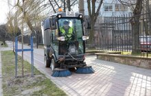 Фото 2: На вулицях Львова працюють порохотяги і поливально-мийні машини