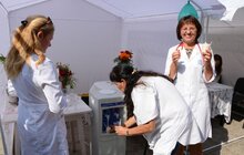 Фото 17: Львів’яни можуть просто неба отримати консультації спеціалістів, пройти медичне обстеження і навчитись надавати домедичну допомогу