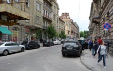 Фото 6: Порушення правил паркування стає причиною значних заторів на дорогах Львова