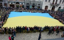 Фото 2: Сьогодні на площі Ринок у Львові спільно заспівали Гімн України