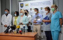 Фото 1: Вперше у Львові лікарі міської дитячої лікарні спільно з бельгійськими колегами провели кохлеарну імплантацію маленьким пацієнтам