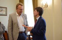 Фото 9: Консульство, інвестиції, нові міста-партнери: про що спілкувались мер Львова та посол Італії