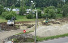 Фото 2: Ремонт вул. Хуторівка: підрядник стелить перший і другий шар асфальтобетону
