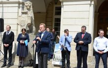 Фото 22: Львів вшановує 75-ту річницю депортації кримських татар