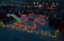 Фото 7: Свічки у центрі Львова - пам'ятаємо про жертв голодоморів