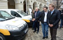 Фото 9: На площі Ринок відбулась презентація «Зміни в Укрпошті»: 50 нових автомобілів обслуговуватимуть місто Львів та околиці