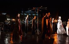 Фото 23: Відкриття Чемпіонату світу з шахів серед жінок завершила вулична вистава від театру «Воскресіння»