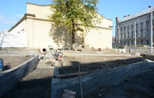 Фото 1: У Львові тривають роботи з облаштування простору і встановлення скульптурної композиції до 100-річчя ЗУНР