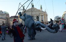Фото 45: Карнавальною ходою у Львові розпочався «Золотий Лев на вулиці – 2017»