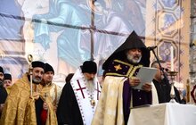 Фото 1: Сьогодні на площі Ринок традиційно освятили воду