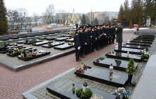 Фото 2: У Львові на Личаківському кладовищі вшанували пам’ять учасників бою під Крутами