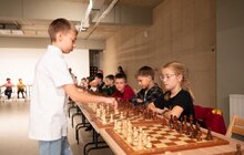 Фото 7: Юні шахісти проти чемпіонів: у Львові відбувся сеанс одночасної гри з шахів