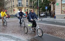 Фото 30: У Львові вперше провели позачергове засідання виконавчого комітету на велосипедах
